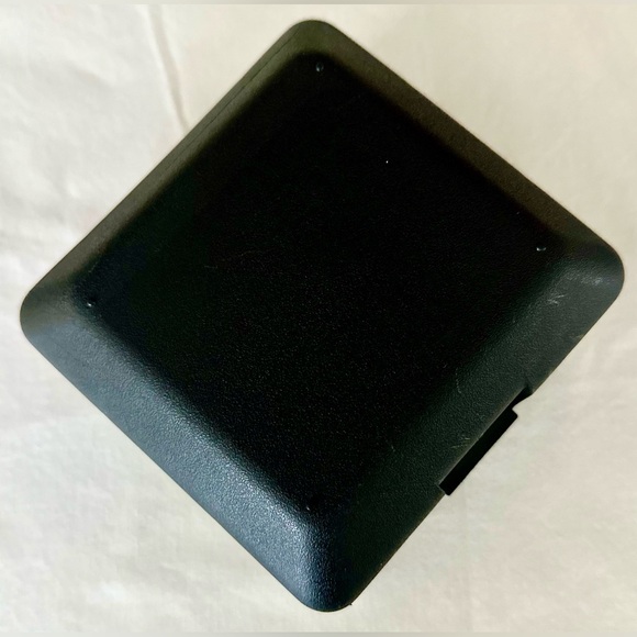 Rival Travel Electrical Voltage Converter Dual Adapter Plug Set in Card Case - Picture 7 of 7